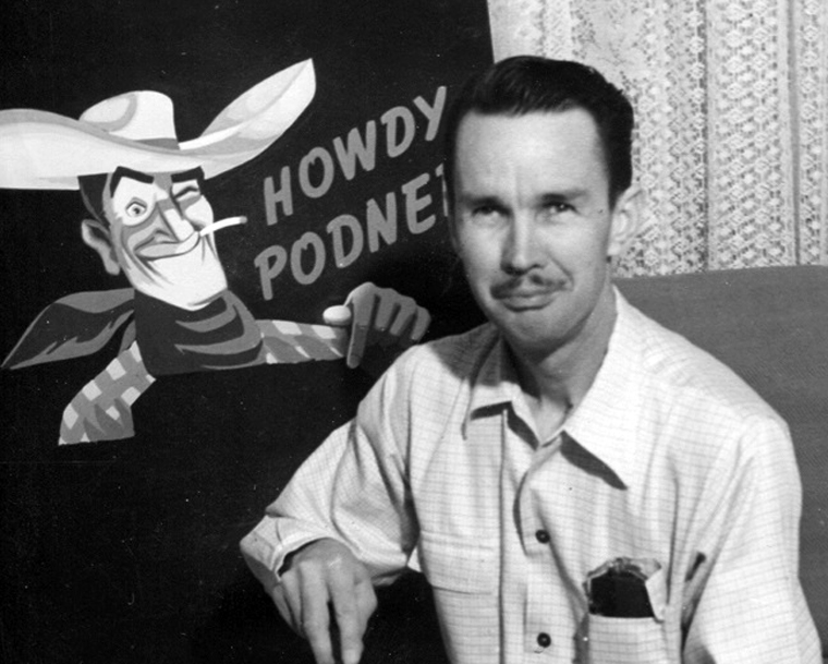 Hermon Boernge created the artwork used on the backs of the white-bordered GNugg playing cards.